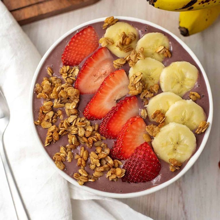 Acai Bowl with Granola and Banana