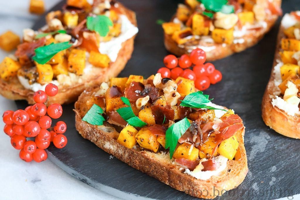 Acorn Squash Bruschetta with Crispy Prosciutto