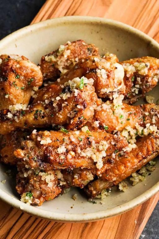 Air Fryer Garlic Parmesan Chicken Wings