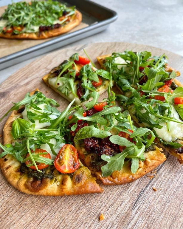 Air Fryer Oven Pesto Flatbread Pizza