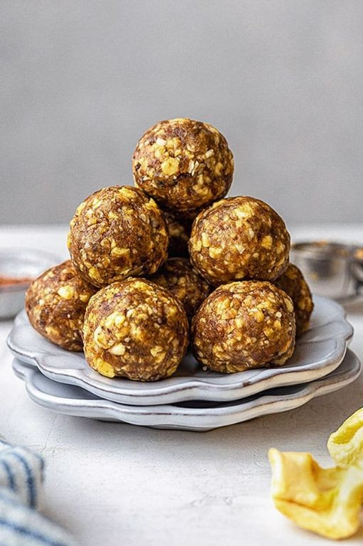 Apple Banana Energy Bites