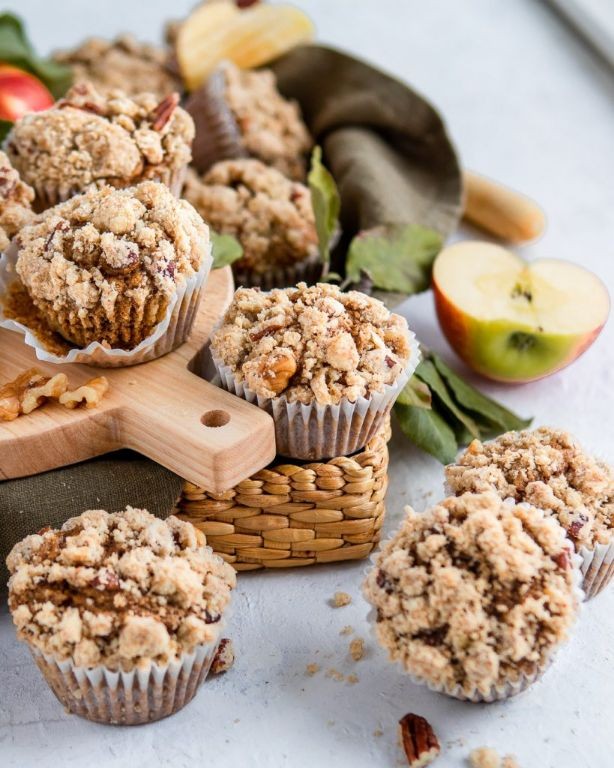 Apple Banana Muffins with Streusel Topping