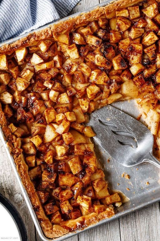 Apple Cinnamon Christmas Tart