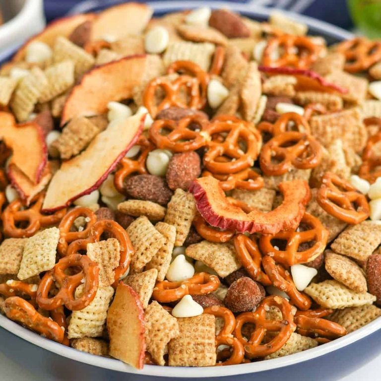 Apple Cinnamon Granola Snack Mix