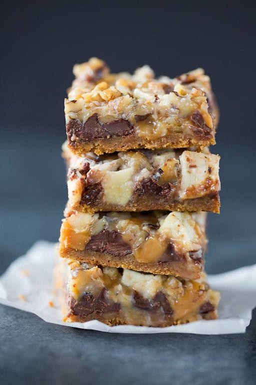 Apple Cinnamon Magic Bars