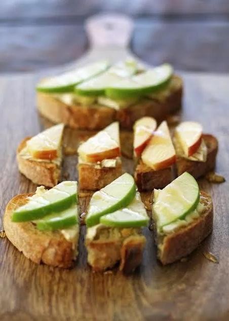 Apple and Brie Bruschetta