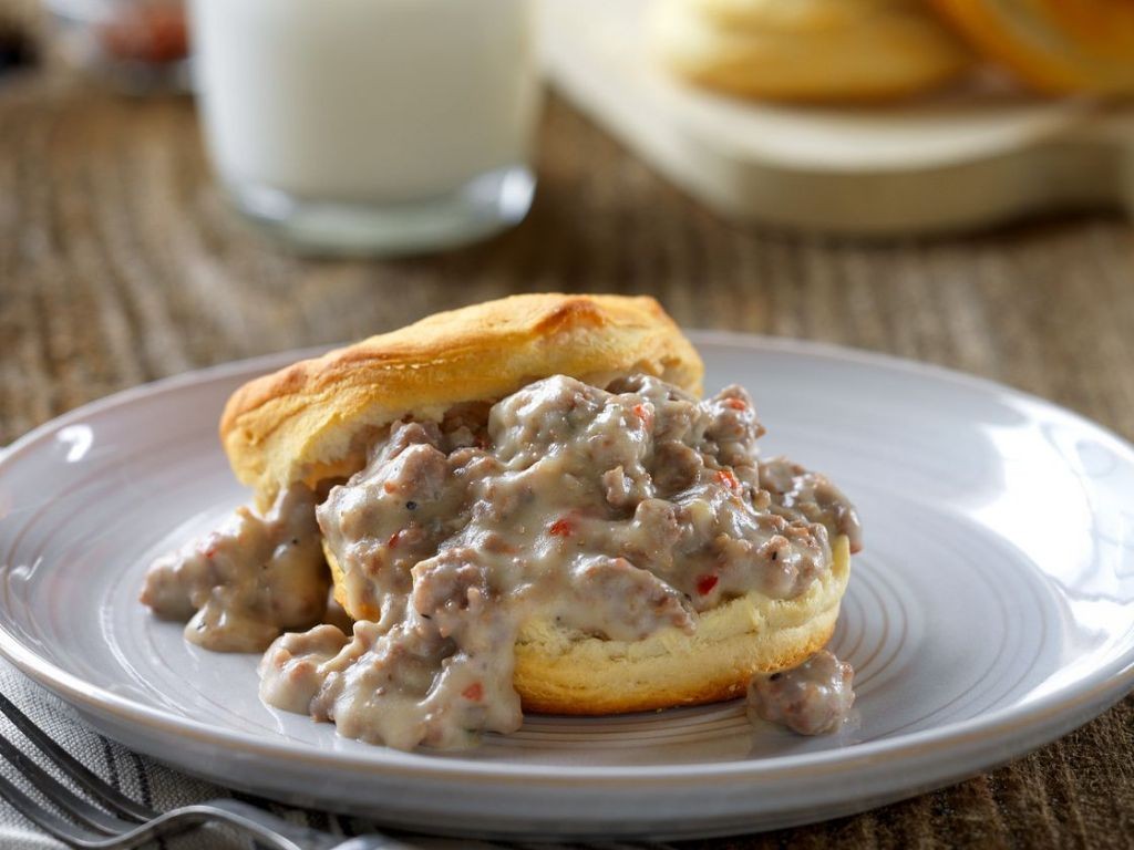 Authentic English Breakfast Sausage Gravy