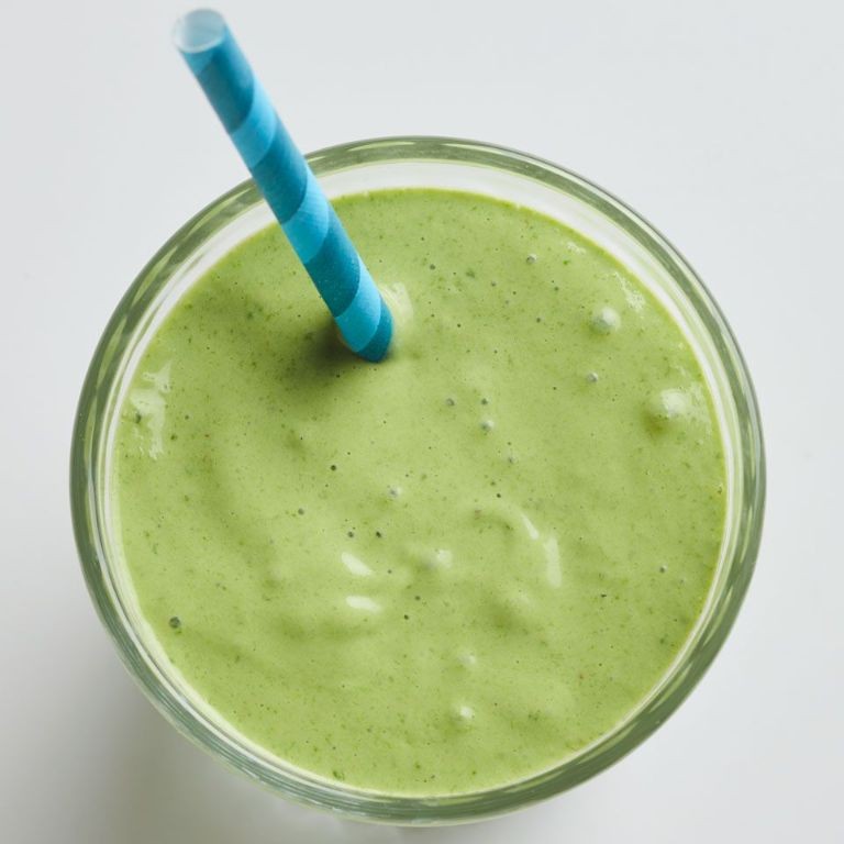 Avocado and spinach smoothie