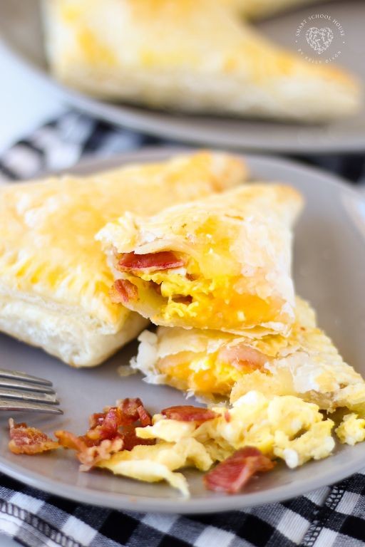 Bacon, Egg, and Cheese Puff Pastry Breakfast Pockets
