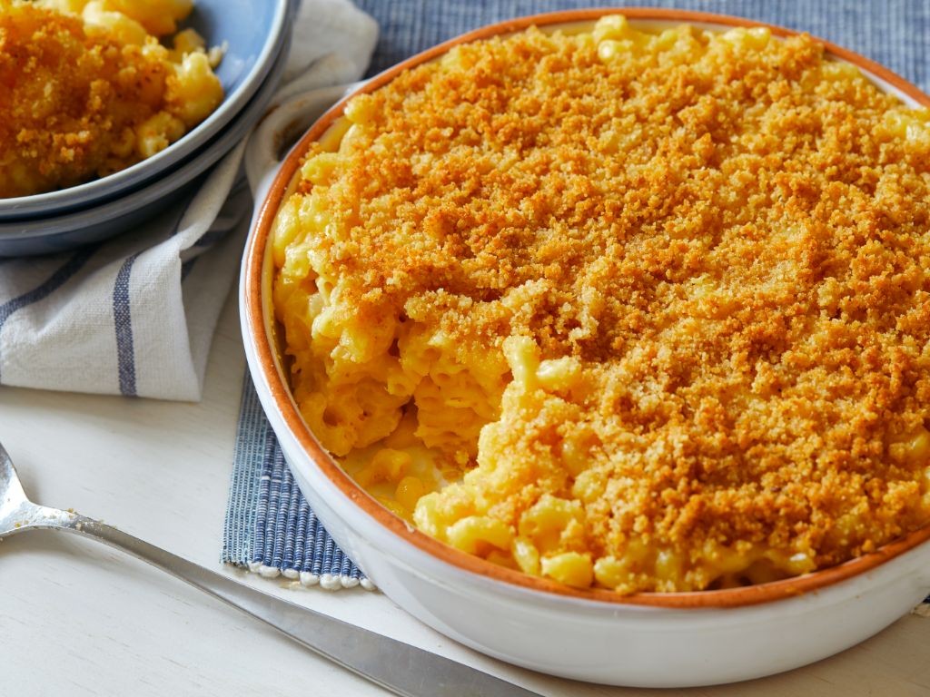 Baked Macaroni and Cheese with Breadcrumbs