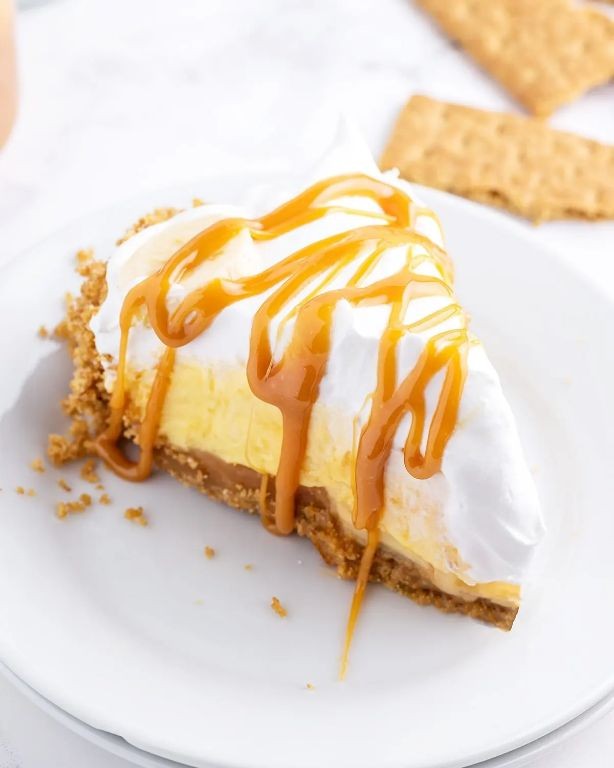 Banana Cream Pie with Caramel Drizzle