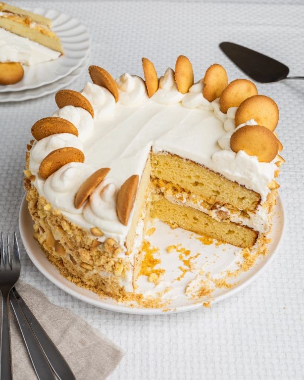 Banana Pudding Yellow Cake with Vanilla Wafers