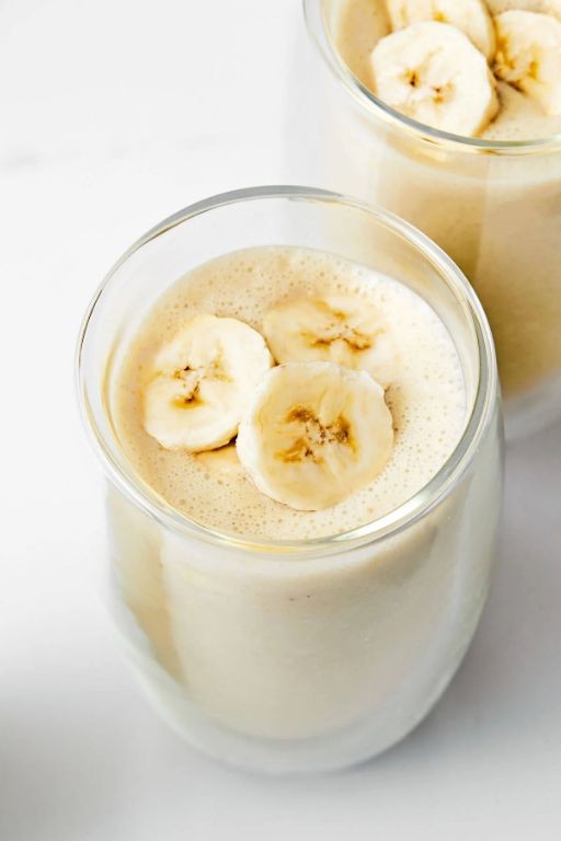 Banana Smoothie with Yogurt