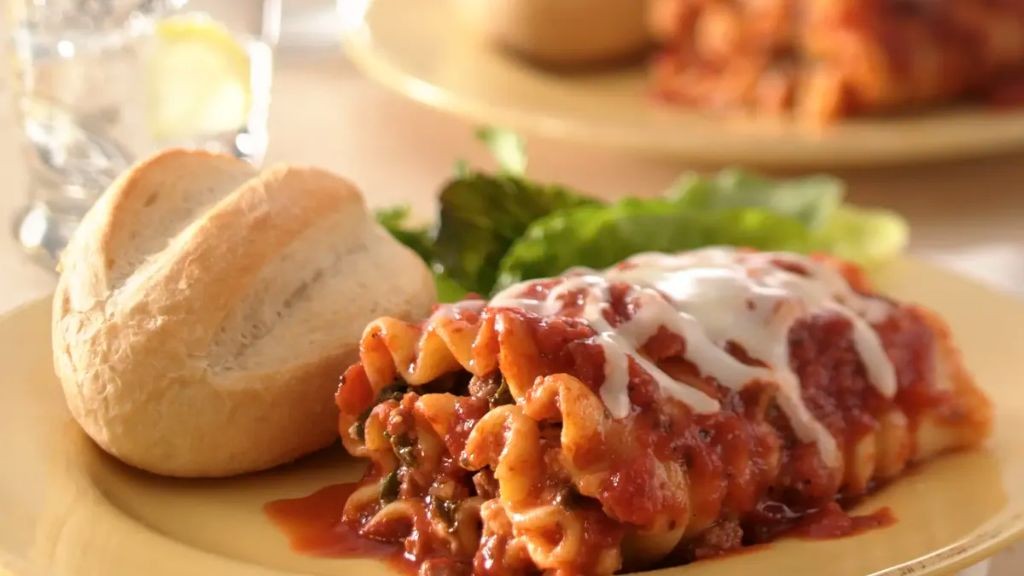 Beef and Spinach Lasagna Rolls