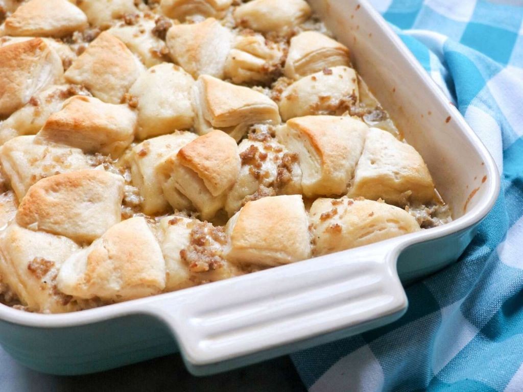 Biscuits and Sausage Gravy Casserole