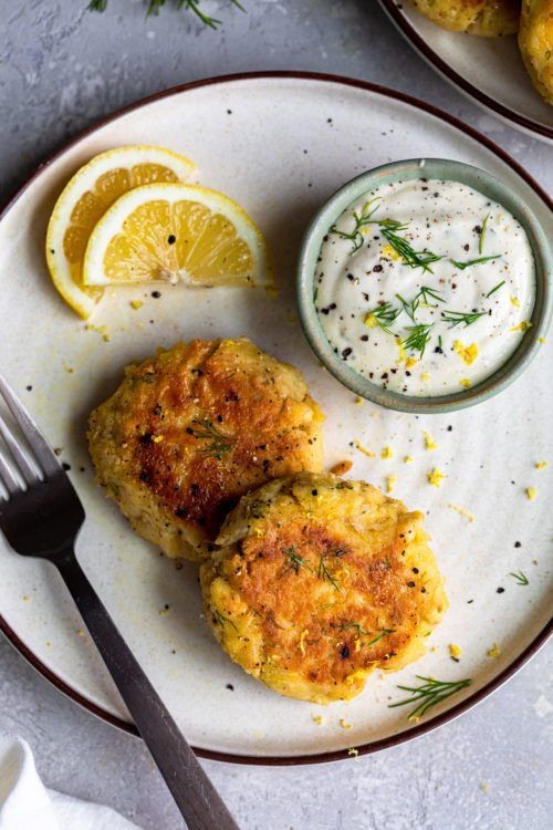 Black Drum Fish Cakes with Dill Aioli