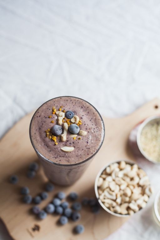 Blueberry Cashew Cream Smoothie