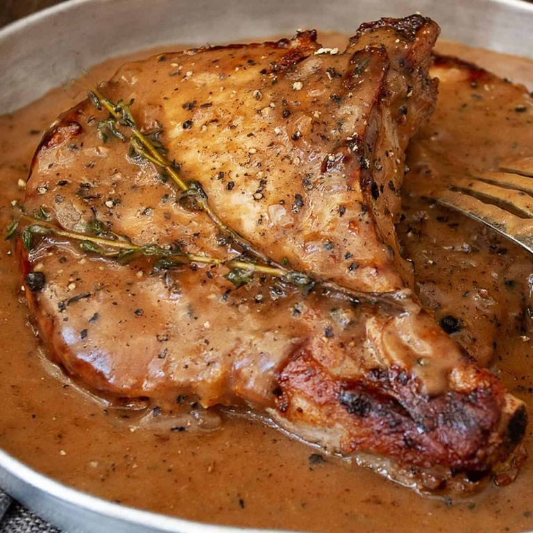 Bone-In Pork Chops with Peppercorn Gravy
