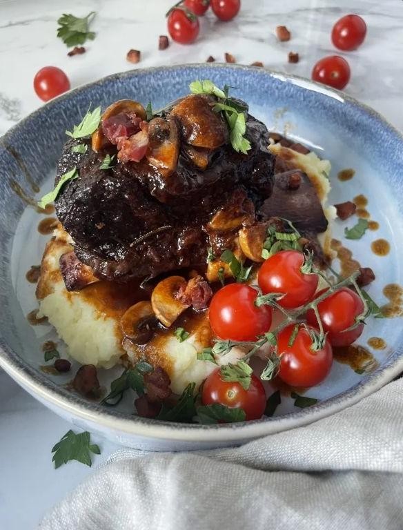 Braised Short Ribs with Red Wine and Mushrooms