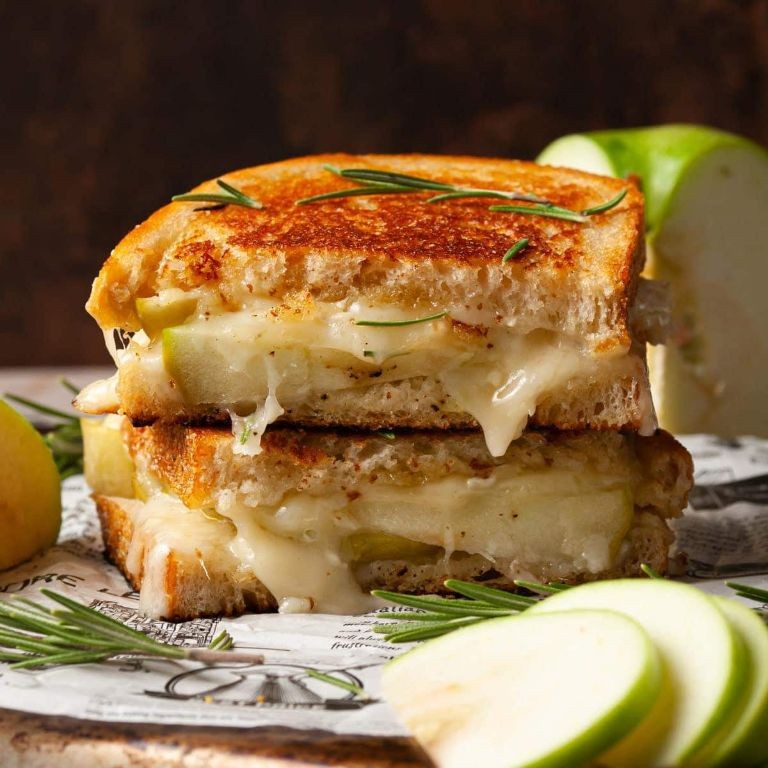 Brie and Apple Grilled Cheese