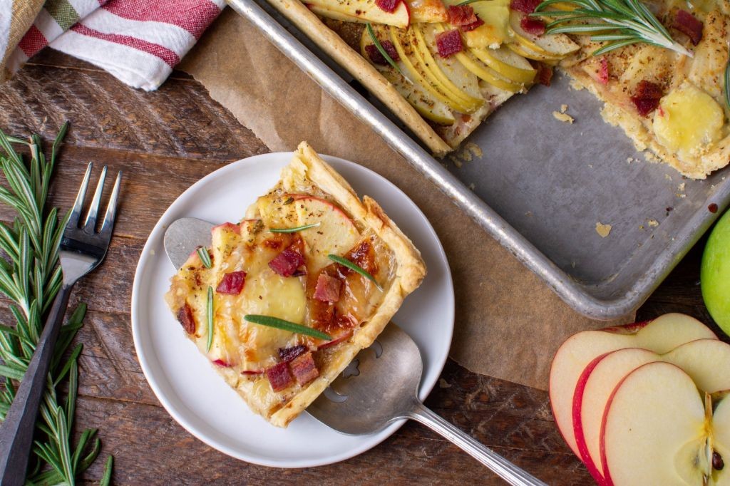 Brie and Apple Puff Pastry Galette