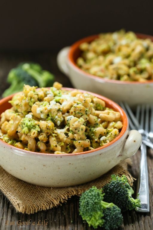 Broccoli and Cheddar Slow Cooker Mac and Cheese