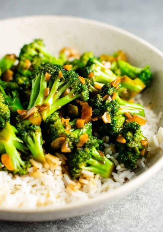 Broccoli and Garlic Stir-Fry