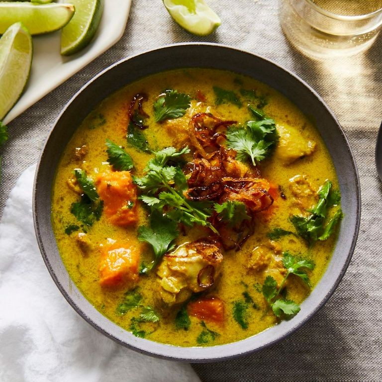 Burmese Coconut Milk Chicken Curry