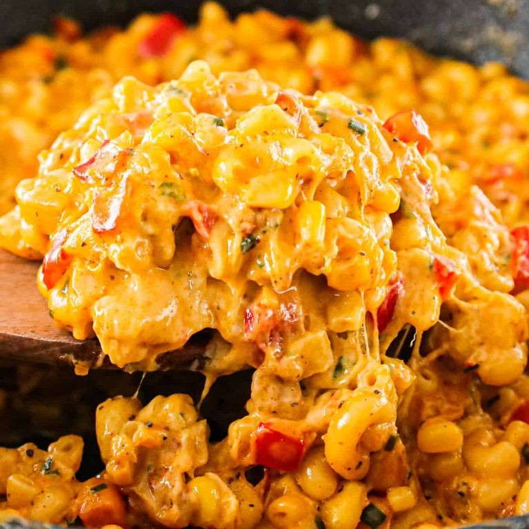 Cajun Macaroni and Cheese with Bacon