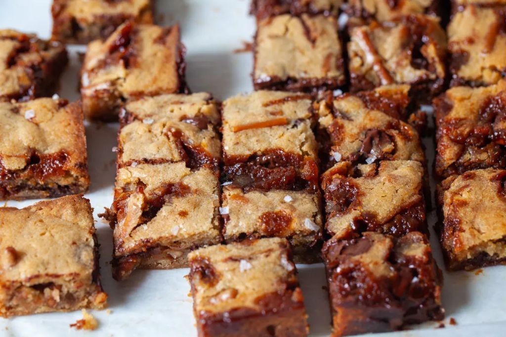 Caramel Pretzel Blondies
