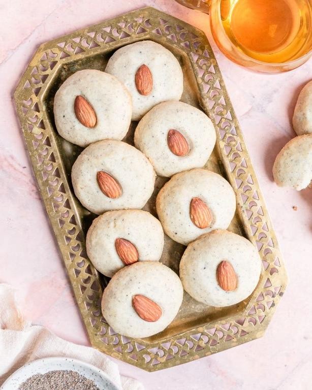 Cardamom Shortbread with Almonds