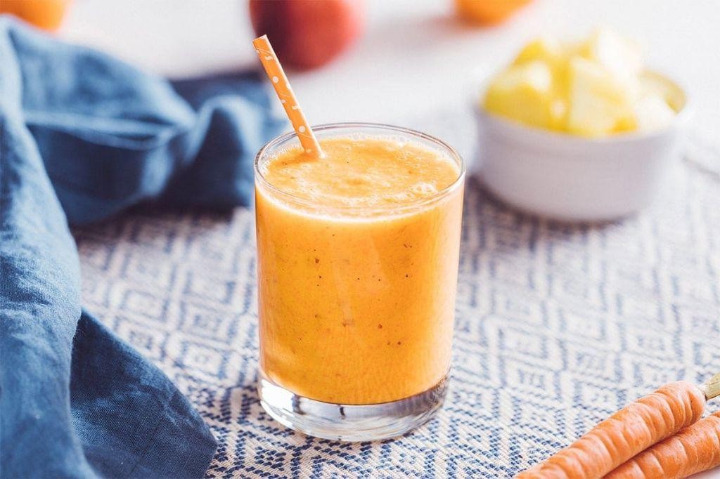 Carrot Apple Smoothie with Turmeric