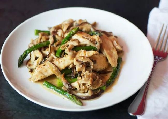 Chanterelle Mushroom and Asparagus Stir-Fry
