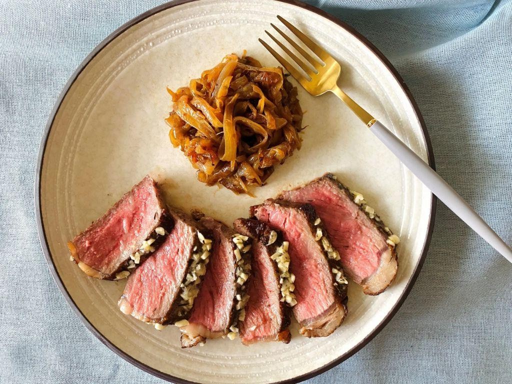 Chateaubriand with Caramelized Onions