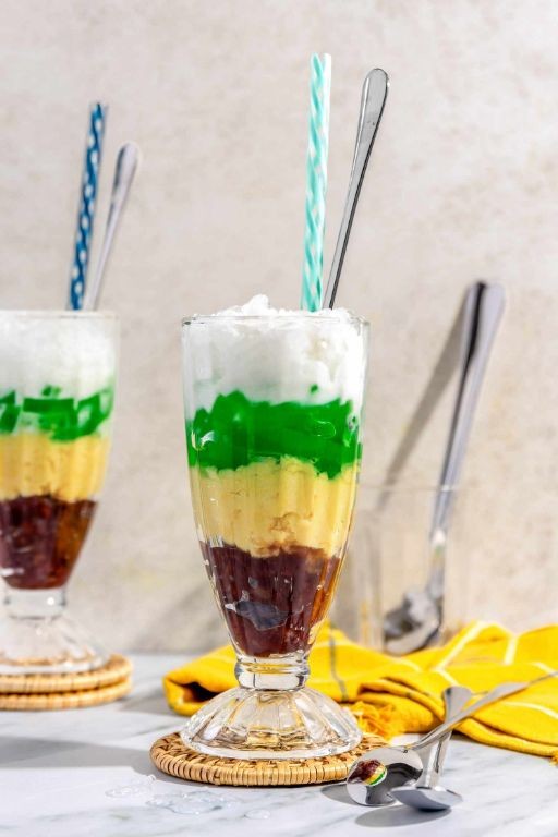 Che Ba Mau Chay (Vegetarian Three-Color Dessert)