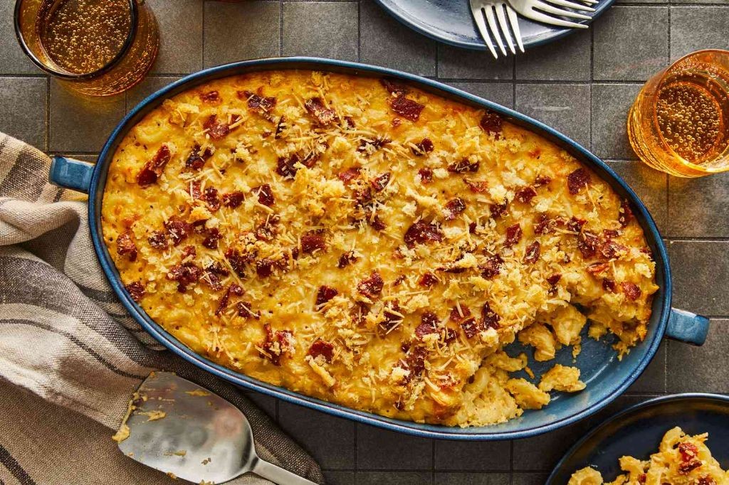 Cheesy Baked Macaroni with Bacon