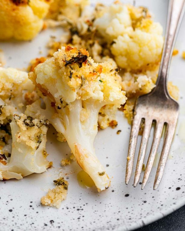 Cheesy Breadcrumb-Crusted Cauliflower