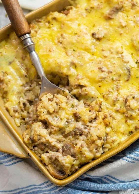 Cheesy Ground Beef and Mushroom Casserole