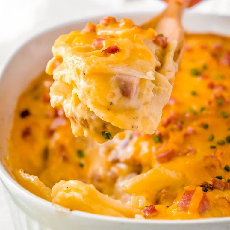 Cheesy Scalloped Potatoes and Ham Casserole