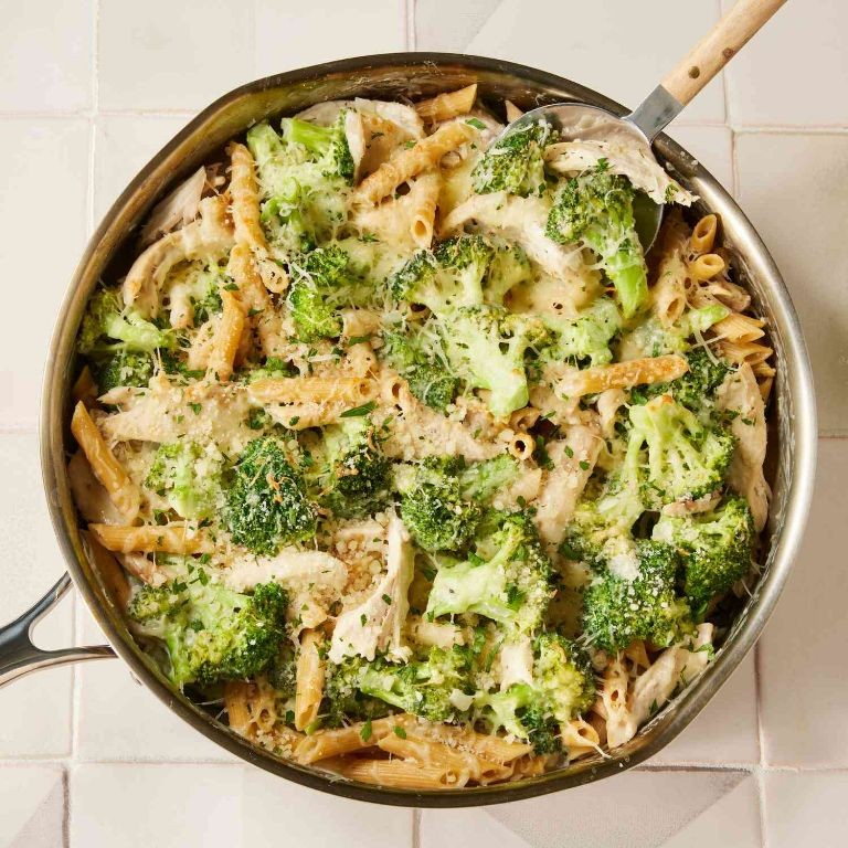 Cheesy Skillet Chicken Alfredo