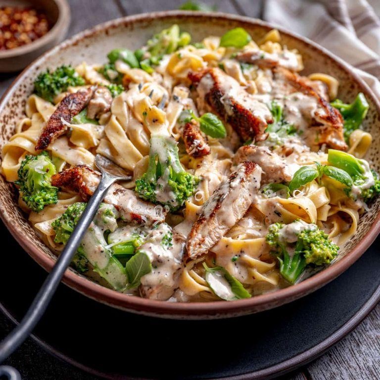 Chicken Alfredo Casarecce with Broccoli