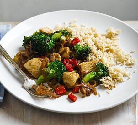 Chicken and vegetable stir-fry with brown rice