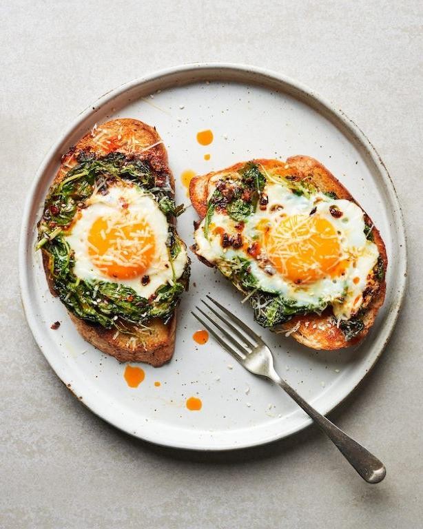 Chili Cheese Egg Toastie