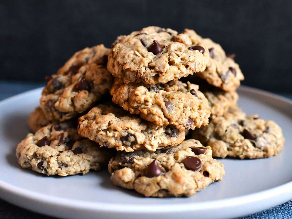 Chocolate Chip Oatmeal Cookies