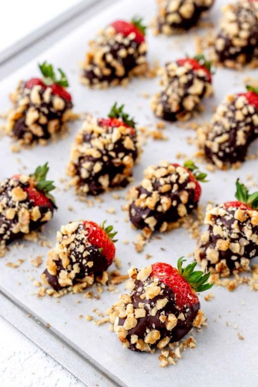 20 Decadent Chocolate Covered Strawberries Recipes You’ll Love