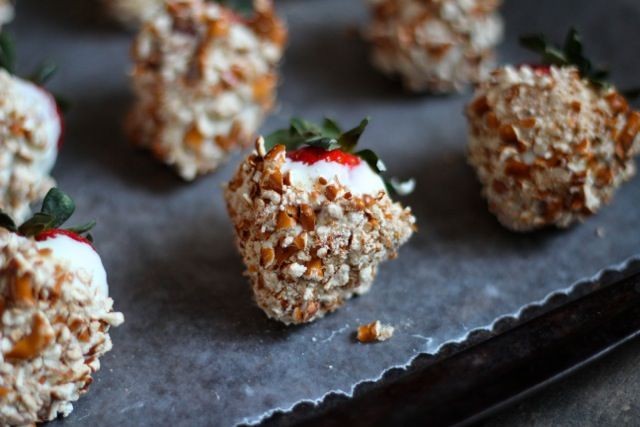 Chocolate-Covered Strawberries with Crushed Pretzels