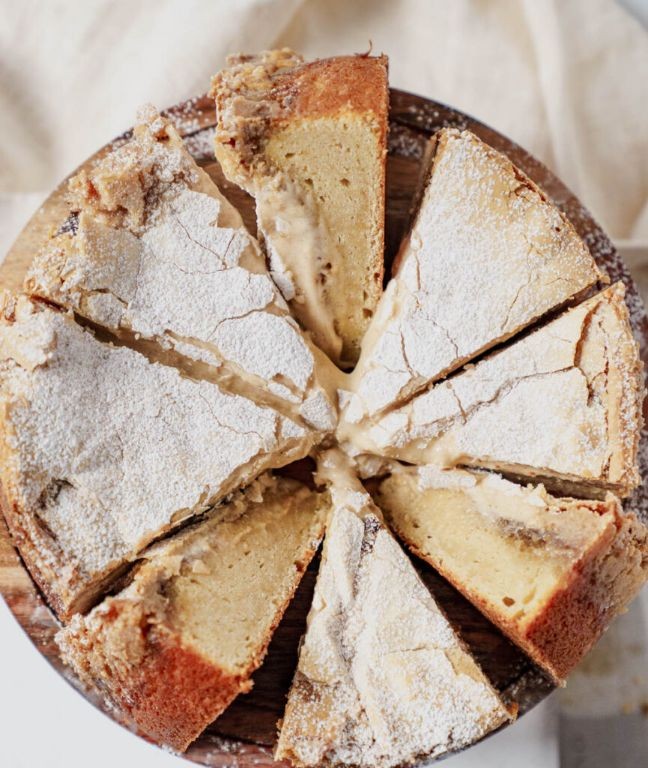 Cinnamon Roll Gooey Butter Cake