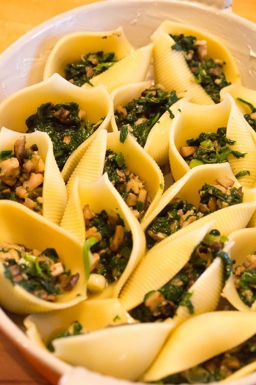 Clam and Spinach Stuffed Shells