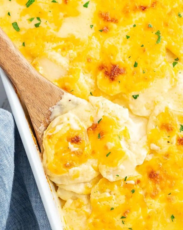 Classic Cheesy Scalloped Potatoes