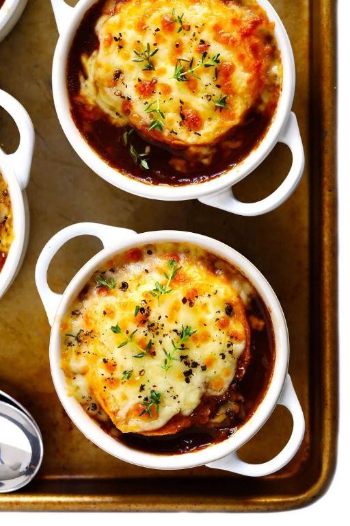 Classic French Onion Soup with Caramelized Onions